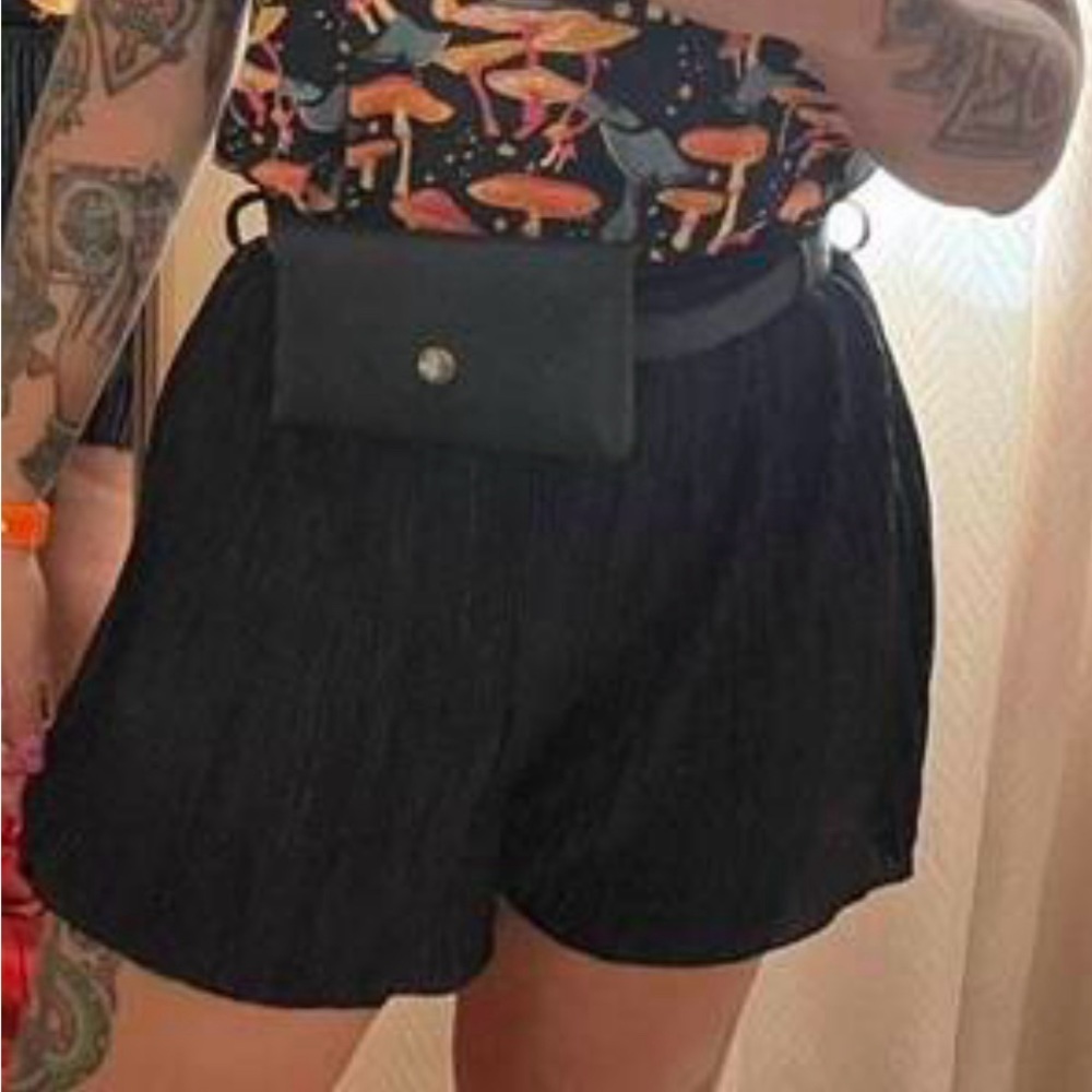 Black Pleated Paperbag Waist Tie Shorts - Picture 6 of 6